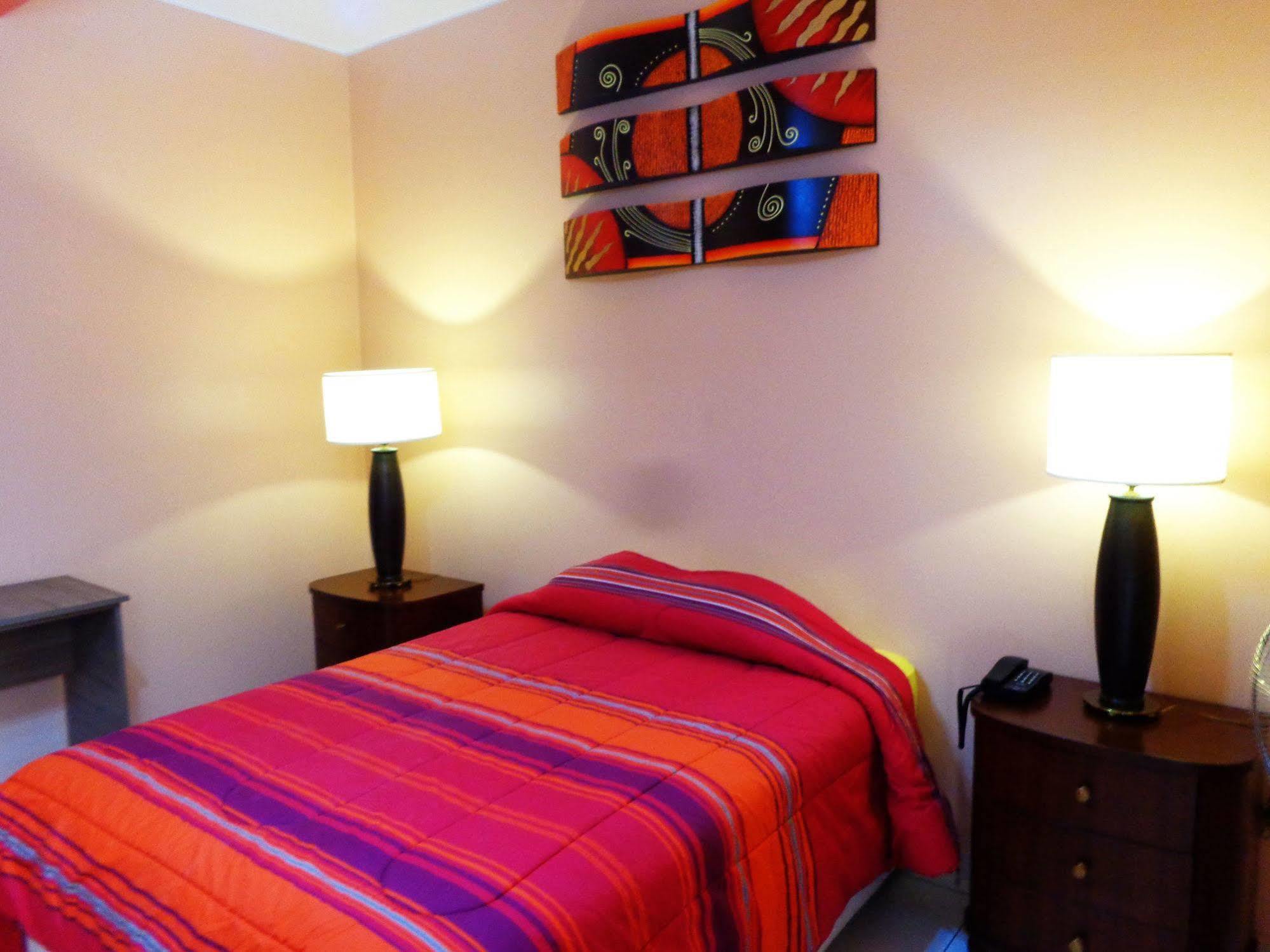 Hotel Challaca Ика Екстериор снимка